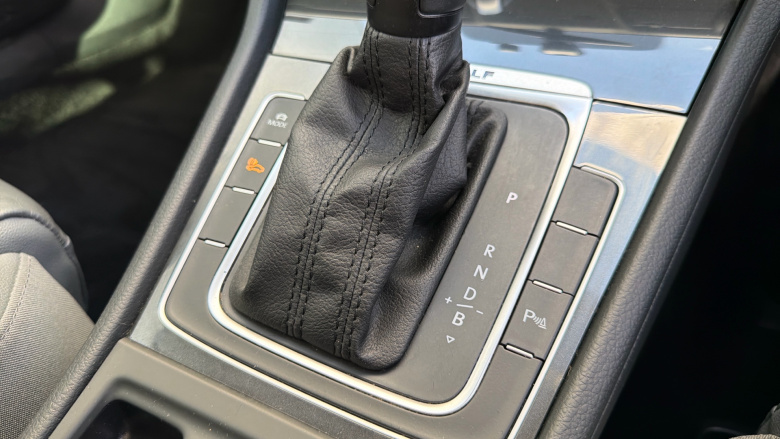 Volkswagen Golf 99kW e-Golf 35kWh 5dr Auto Electric Hatchback